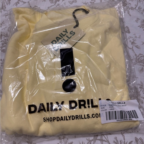 Never worn Daily drills lemonade Henley set - Picture 3 of 4